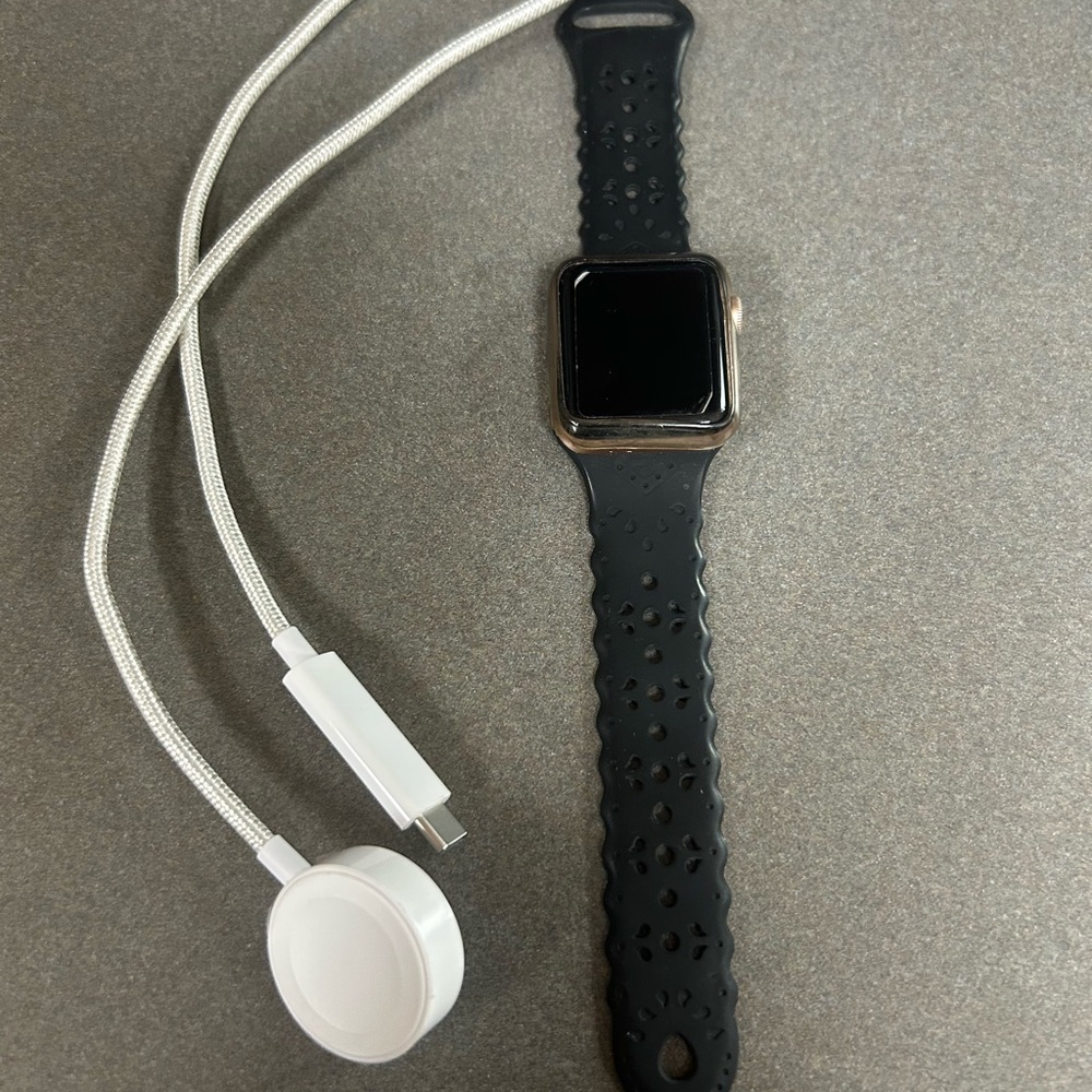 Apple Watch Series 3 with Charger
